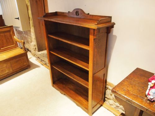 fig 3. Bookcase Arts and Crafts Oak c1900 adjustable shelves