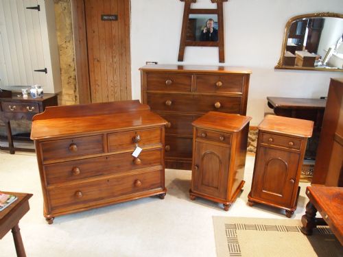 fig 3. Chest of drawers Victorian Mahogany c1880 part of a whole bedroom suite