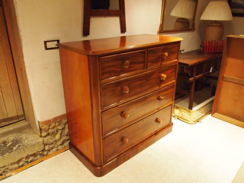 fig 3. Chest of drawers Victorian Mahogany c1880 part of a whole bedroom suite