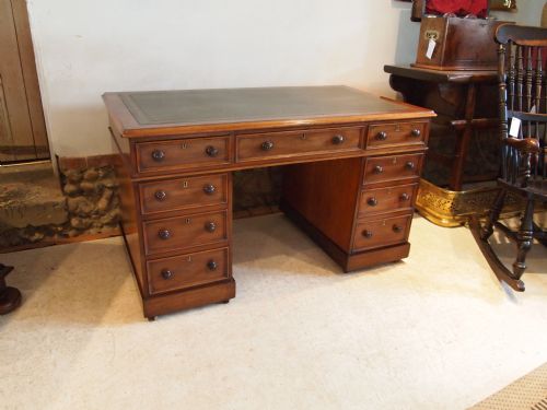 Desk Victorian Mahogany Twin Pedestal Desk C1870