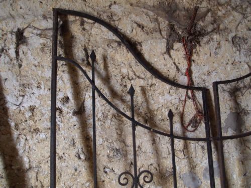 fig 2. Gates Victorian pair of iron courtyard or driveway gates