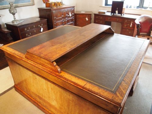fig 1. Desk Gillows of Lancaster Victorian Oak partners desk c1895 Westminster council