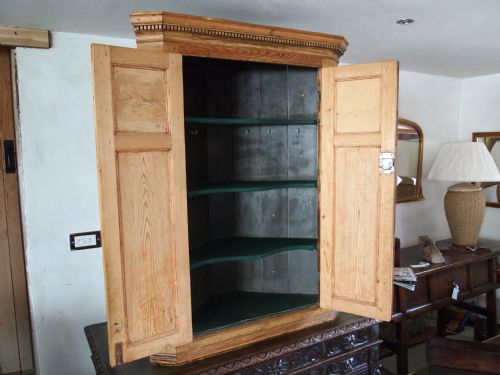 fig 2. Cupboard cabinet corner George III Pine c1780