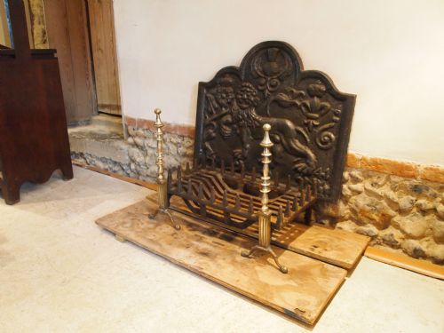 fig 3. Fire back dogs and grate George III from a Norfolk farmhouse Southburgh c1800