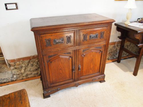 fig 2. Sideboard cabinet chest Arts and Crafts Glasgow school Oak c1900