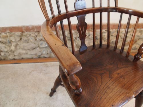 fig 2. Chair Windsor armchair Yew and Elm Amos Grantham Linconlshire c1820