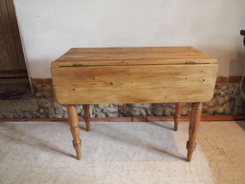 fig 3. Table Victorian Pine cottage dining table c1860
