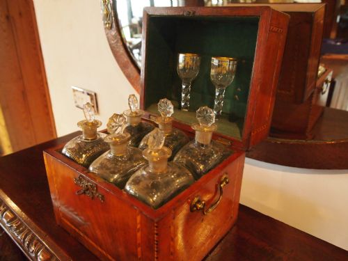 fig 2. Decanter box Tantalus George III Mahogany c1800