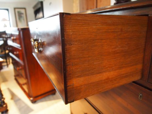 fig 2. Chest of Drawers George III Mahogany large size c1800