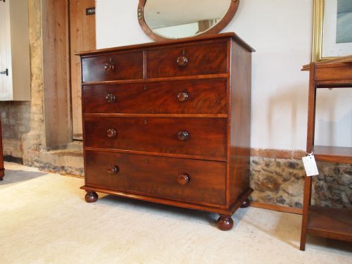 Chest of Drawers Early Victorian Figured Mahogany C1840