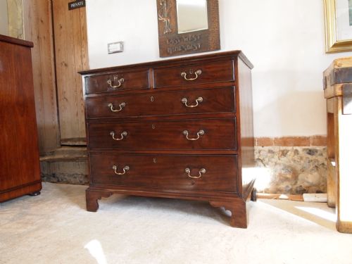 Chest of Drawers George III Mahogany Compact Size C1790
