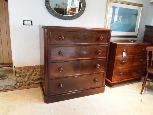 Chest of Drawers Exceptional Victorian Figured Mahogany C1880