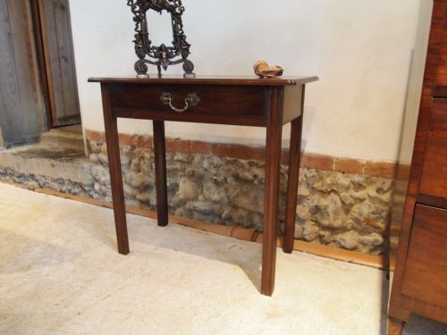 fig 3. Table lowboy George III Mahogany c1770