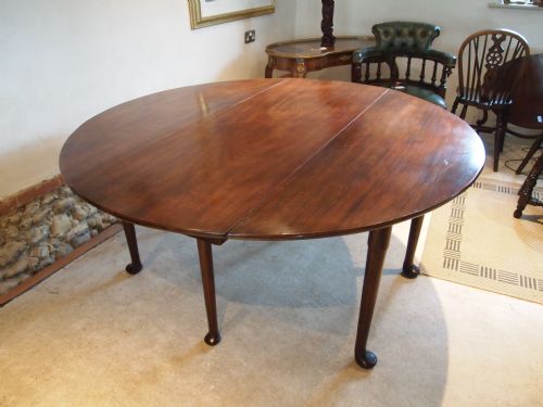 fig 2. Table George II Mahogany dinning table seats eight c1890