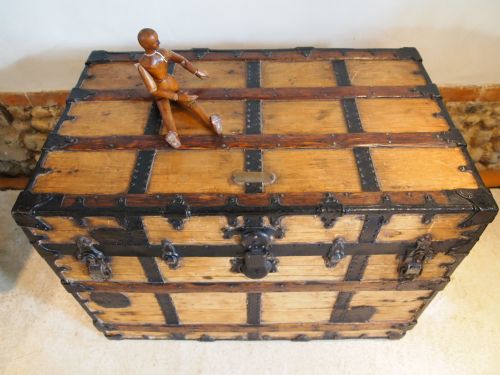 fig 1. Chest Trunk blanket box coffee table Victorian C A Taylor Trunk Works c1890