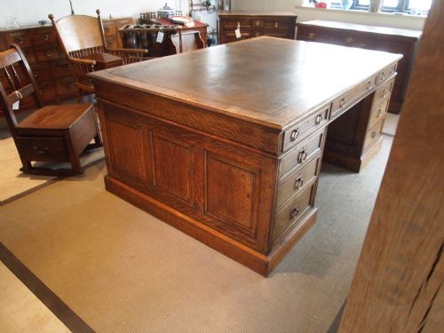 fig 2. Desk Oak rare Arts and Crafts fine partners desk possibly Gillows c1890 