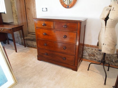 Chest of Drawers Fine Quality Victorian Solid Walnut C1890