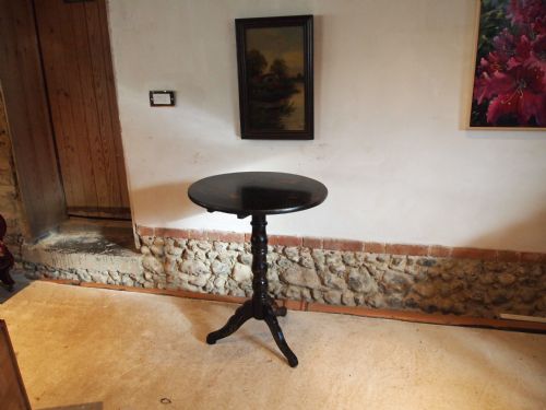 fig 1. Table wine side or lamp table Japanned chinnoiserie George IV Regency c1820