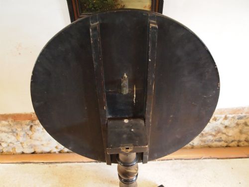 fig 3. Table wine side or lamp table Japanned chinnoiserie George IV Regency c1820
