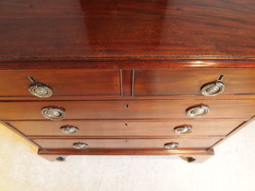 fig 3. Chest of drawers fine quality George III Mahogany compact size c1800