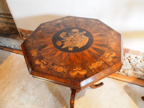 fig 1. Table hall lamp side table fine Victorian inlaid Rosewood tilt top table c1860