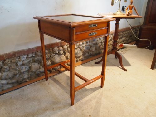 fig 2. Table display bijouterie Jewellery diplay table Victorian Satinwood c1880