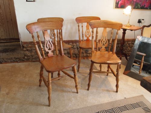 Chairs Victorian Kitchen Windsor Fiddleback Chairs Set of Four Ash and Elm C1870