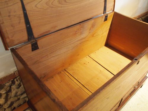 fig 3. Chest trunk coffer Mule chest George III Elm c1800