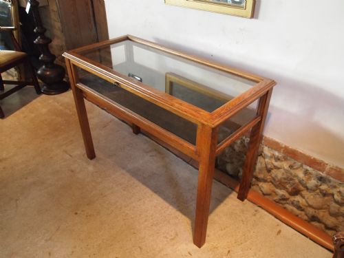 fig 1. Display case bijouterie table Edwardian Oak c1910