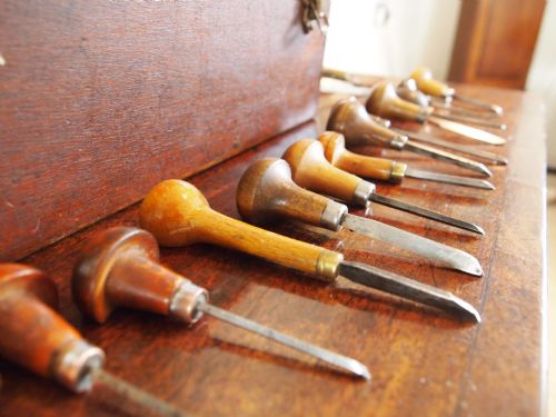 fig 1. Chisels gouges wood carving tools early 20th century collection in case c1920