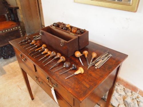 fig 2. Chisels gouges wood carving tools early 20th century collection in case c1920