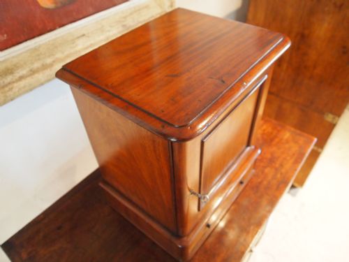 fig 3. Chest of drawers Victorian Mahogany miniature apprentice collectors chest c1880