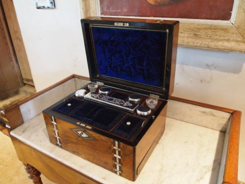 fig 1. Box Victorian gentlemen's travelling vanity case burr and figured Walnut c1880