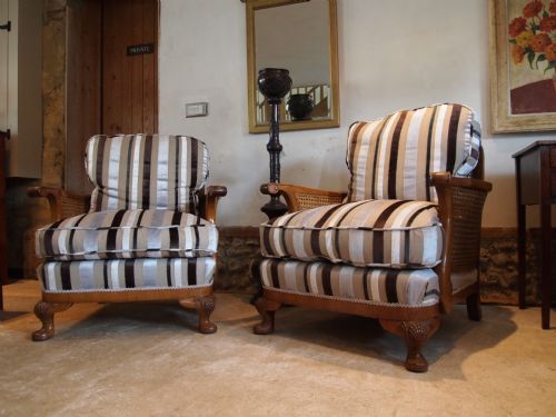 Chairs a Pair of Fine Quality Walnut Bergere Armchairs C1920