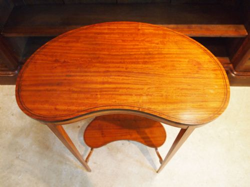 fig 1. Table fine quality Edwardian Sheraton Kidney shaped Satinwood table c1900