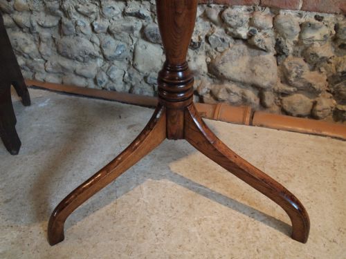 fig 3. Table fine quality George III solid Elm tripod table c1770