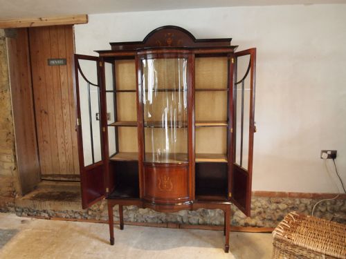 fig 2. Cabinet display fine quality Edwardian Sheraton Mahogany by Leonard Davis c1910