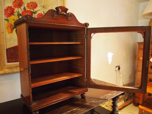 fig 2. Cabinet display Regency Mahogany desk top c1820