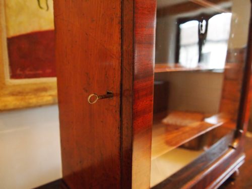 fig 3. Cabinet display Regency Mahogany desk top c1820