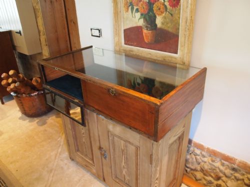 fig 1. Display case Haderdashery shop Victorian display c1880