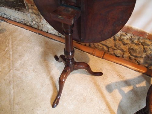 fig 3. Table George III Mahogany lamp hall side table c1770