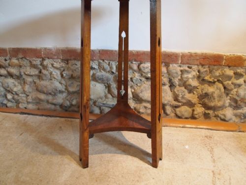 fig 2. Table Arts and Crafts Oak side lamp hall c1900