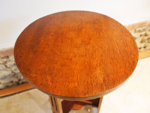 fig 2. Table Arts and Crafts Oak hall lamp side table c1900
