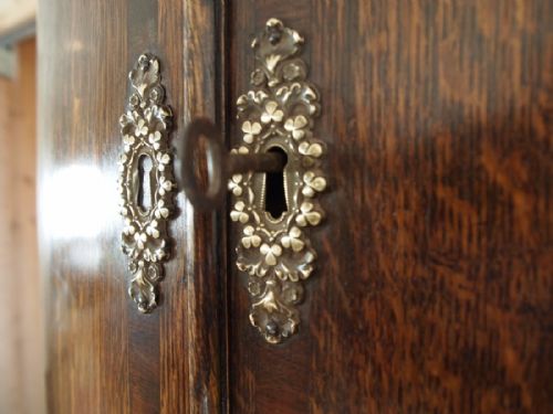 fig 3. Cupboard cabinet corner George III Oak c1780