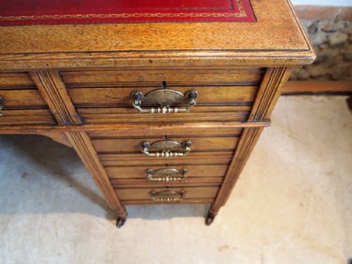 fig 2. Desk Fine Arts and Crafts Oak Maple and co c1880