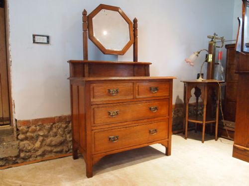 Chest of Drawers Arts and Crafts Oak Dressing Chest C1900