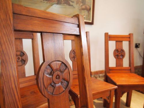 fig 1. Chairs set of 5 Arts and Crafts pitch Pine chairs c1890