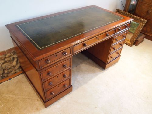 Desk Fine Victorian Mahogany Pedestal Desk C1860