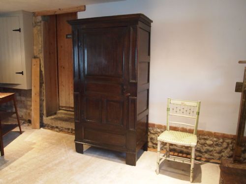 Wardrobe Cupboard Queen Anne Oak C1710