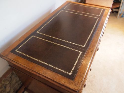 fig 1. Desk Victorian Oak 3 part small proportions c1870